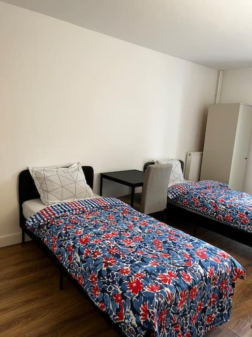 Appartement Single Bed In A 2 Bed Near Paris Argenteuil
