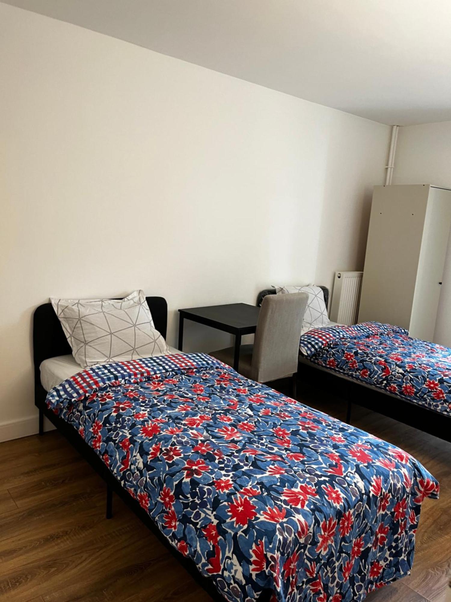 Single Bed In A 2 Bed Near Paris Appartement Argenteuil